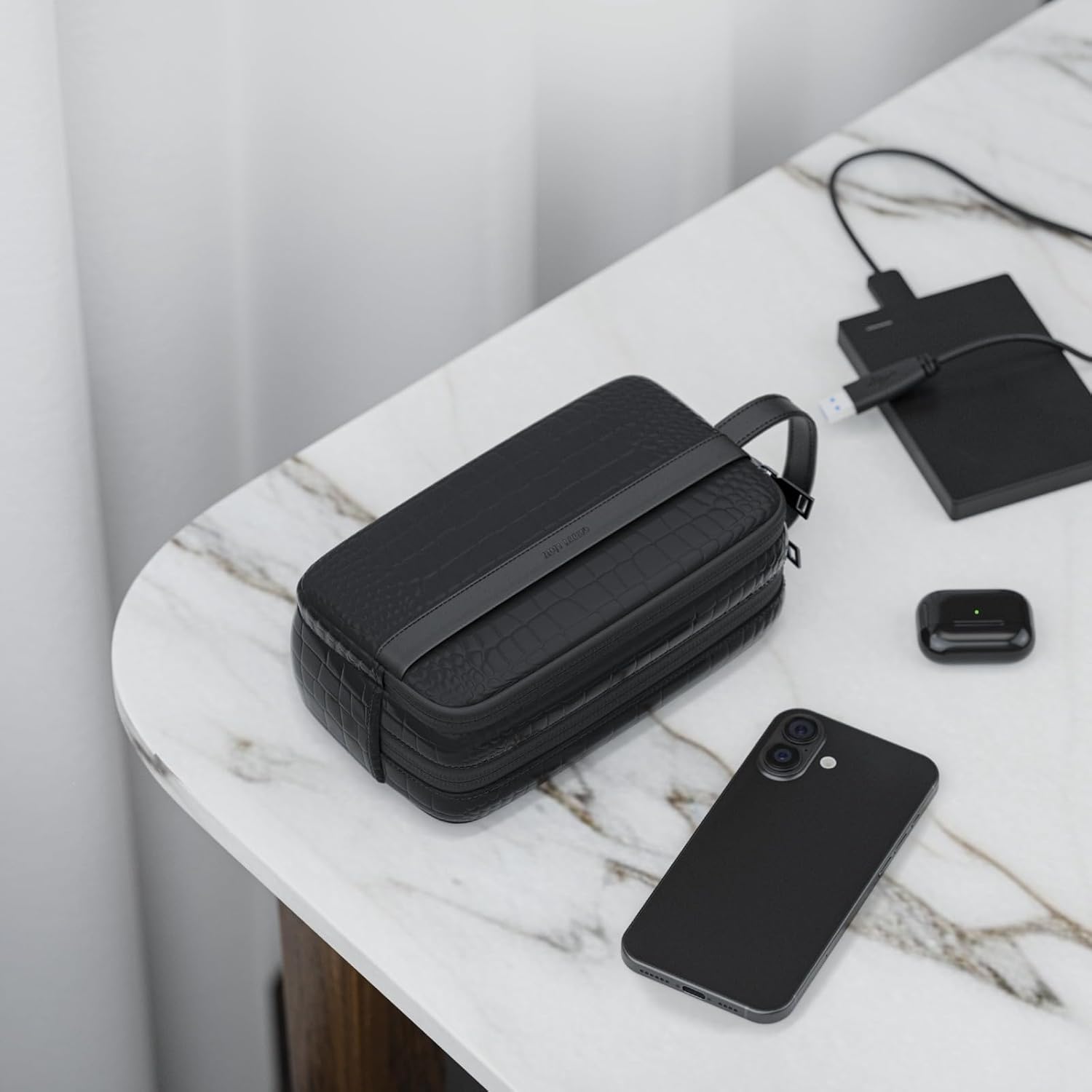 Green Lion Tirana Travel Pouch