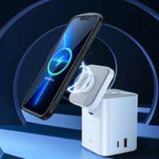 XUNDD 4 in 1 Magnetic Wireless Desktop Charger (XDCH-041)